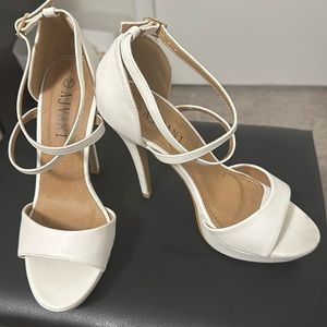 White Ajvani heels size 7 only worn once!!